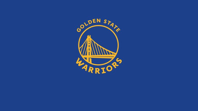 أصبح فريق Golden State Warriors أول فريق في الدوري الأمركي الرئيس للمحترفين يطلق الرموز غير القابلة للاستبدال الخاصة به، والتي تعرف بـ NFTs. أصدرت أيضا فرق سابقة وشخصيات رياضية شهيرة رموز NFTs تميزها، وهو ما ينضوي تحت الإقبال والشيوع الكبيرين للرموز غير القابلة للاستبدال.  نذكر هنا أمثال NBA Top Shot، وTopps MLB، ورياضيين أمثال Rob Gronkowski وPatrick Mahomes و Damian Lillard، وغيرهم كثير، جميعهم يملكون الآن NFTs خاصتهم.  تحدث مسؤول الإيرادات في شركة Warriors، براندون شنايدر، في بيان صحفي، أن رقمنة أعمالهم بواسطة NFTs هي وسيلة فعالة لإشارك جميع معجبي الفريق حول العالم. وأضاف أن هناك مستوى من الإثارة حول جمع هذه المقتنيات الرقمية، وأشار إلى رغبة الفريق في إظهار امتنانه للمجتمع عن طريق الأعمال الخيرية التي تديرها المؤسسة. سوف يحتفل فريق Warriors بالبطولات الست للفريق لكرة السلة الأمريكية – من خلال مجموعة NFT التراثية، وسيذهب جزء من الإيرادات إلى مؤسسة الأعمال الخيرية Warriors Community Foundation. ينقسم إصدار NFT الخاص بالفريق إلى عرضين: Warriors Championship Ring NFTs وCommemorative Ticket Stub NFTs. يحتوى العرض الأول على ستة NFTs، كل واحدة تمثل بطولة من بطولات الفريق ما بين 1947 و2018. بالنسبة للعرض الثاني، يحتوى على تذاكر تذكارية حول لحظات تاريخية في مسار الفريق الرياضي، وتوثيق المشاهد المميزة والإشادة بها. سوف تشمل NFTs التي يعرضها الفريق أيضا “تجربة يوم في Warrior” للفائزين بالمزاد.