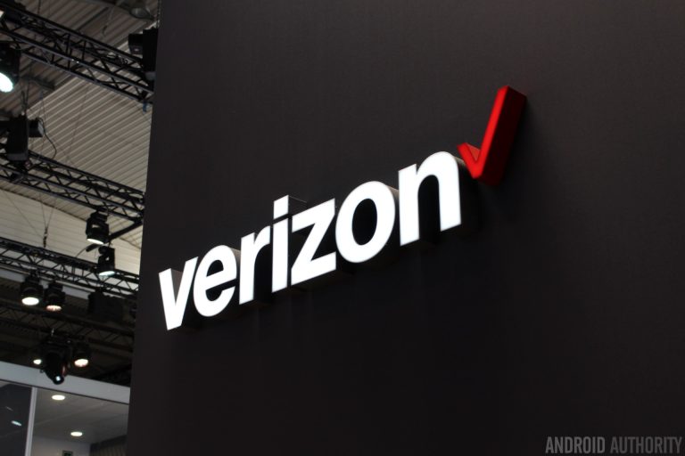 شركة Verizon تبيع Yahoo وAOL مقابل نصف ما دفعته فيهما