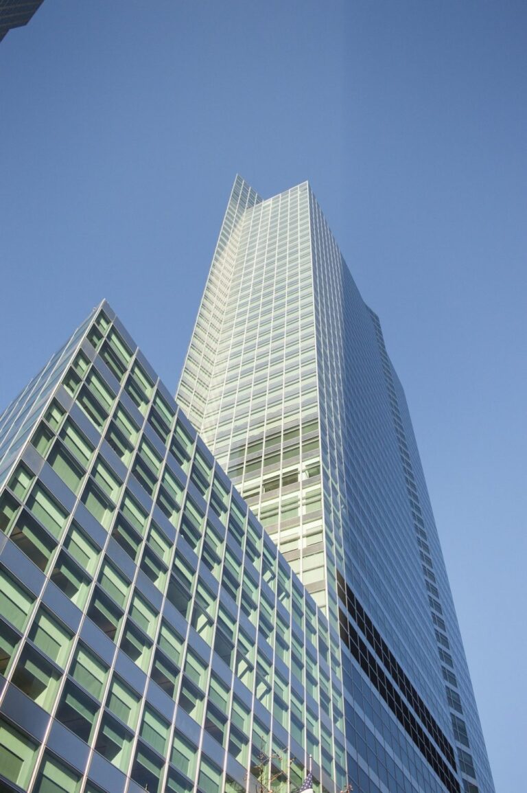 شراكة Goldman Sachs مع Galaxy Digital لعقود البيتكوين الآجلة