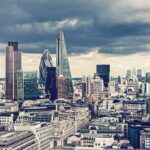 العقارات والعملات المشفرة