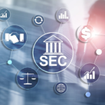 المفوض ينتقد لجنة الأوراق المالية والبورصات لاتباعها نهجًا يركز على الإنفاذ لتنظيم التشفير