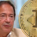 جون بولسون يحذر من أن العملات المشفرة ستكون بلا قيمة