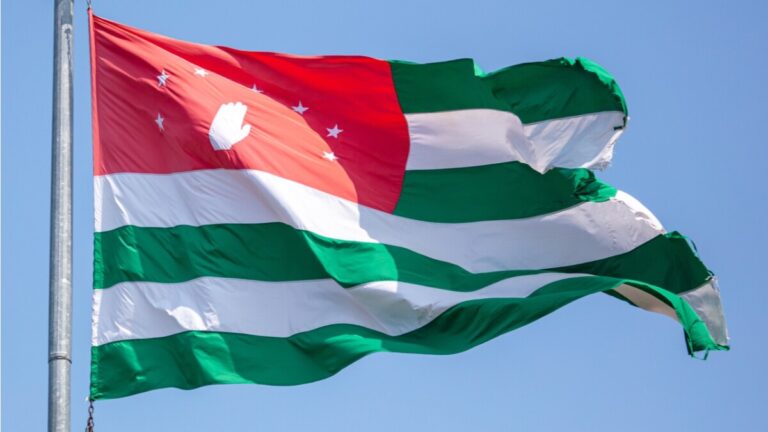 أبخازيا توسع قيود الإنترنت لعمال تعدين العملات المشفرة