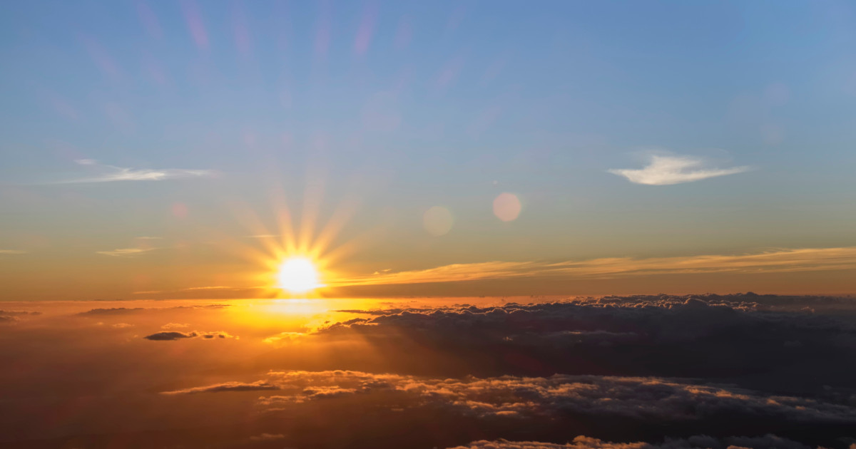 SUNRISE / The Sun Rises