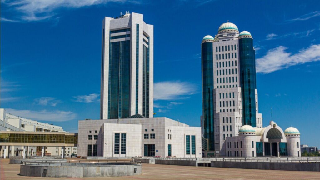 يقترح المشرعون في كازاخستان التسجيل لمزارع التشفير ، وزيادة معدل الكهرباء لعمال المناجم