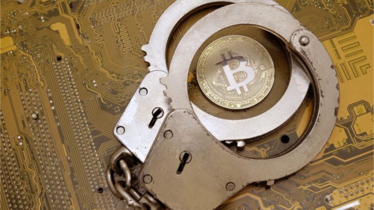 تاجر بيتكوين جنوب أفريقي متهم بالاحتيال لتسليم نفسه للشرطة