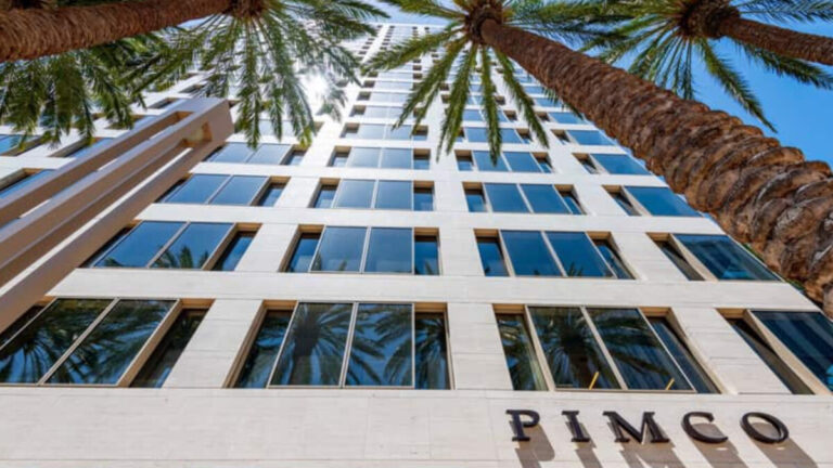 2.2 تريليون دولار مدير أصول بيمكو يتطلع إلى تداول العملات المشفرة ، كما يقول رئيس قسم المعلومات