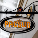 تقبل سلسلة متاجر الأزياء الشبابية Pacsun الآن 11 عملة مشفرة