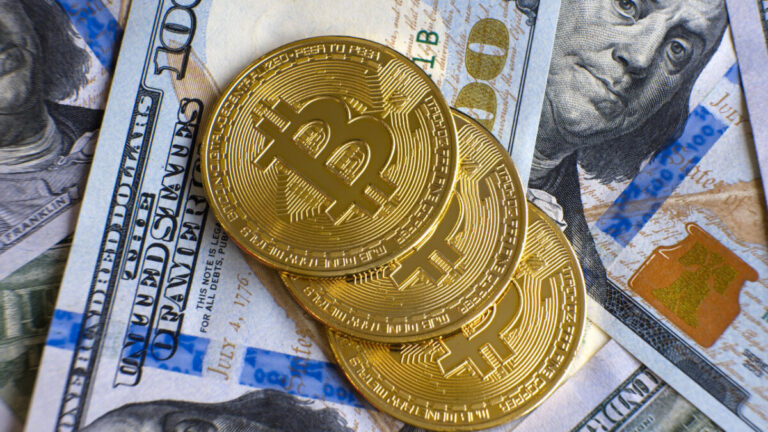 خبير اقتصادي مشهور يشك في أن عملة البيتكوين ستصبح عملة عالمية