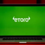 تحد شركة Etoro من خدمات Cardano و Tron في الولايات المتحدة بسبب مخاوف تنظيمية