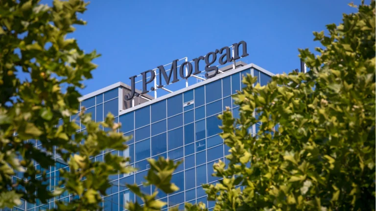 JPMorgan تخفض تقدير سعر البيتكوين إلى 38 ألف دولار وسط التقلبات