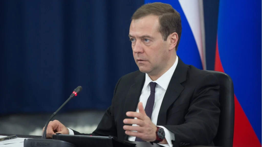 يقول ميدفيديف : روسيا قد تأمم الأصول الأجنبية رداً على العقوبات الغربية