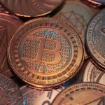 أوكرانيا تقبل العملات المشفرة وتنفقها على الملايين
