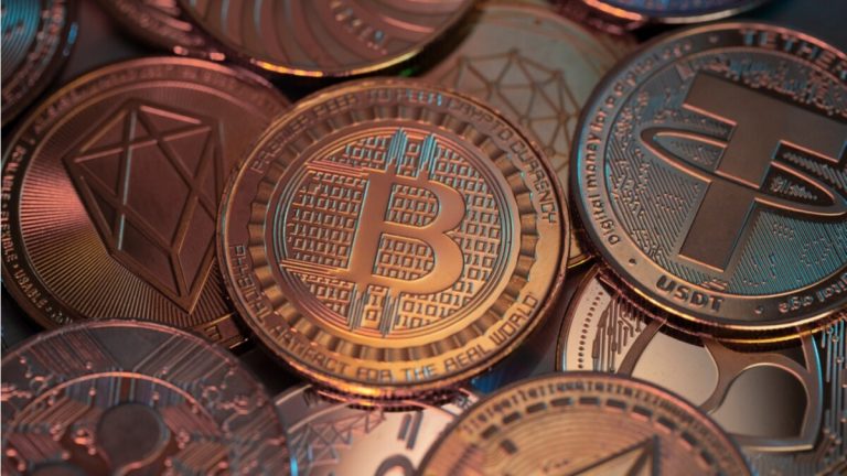 أوكرانيا تقبل العملات المشفرة وتنفقها على الملايين