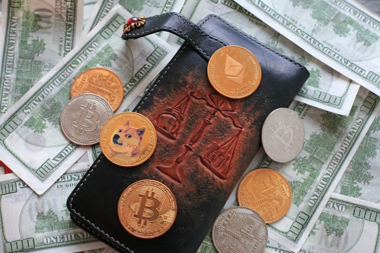 من دعوى XRP إلى لوائح التشفير: الرئيس التنفيذي لشركة Coinbase يتحدث عن رأيه