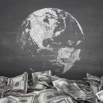 صندوق النقد الدولي يحذر من أن عقوبات روسيا تهدد بتقويض هيمنة الدولار الأمريكي