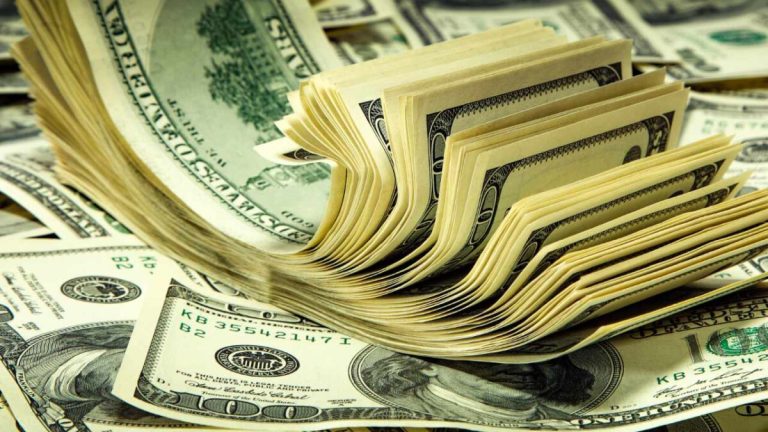استبدال العملة الرمزية من قبل نوريل روبيني