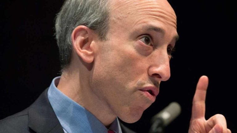 رئيس SEC Gensler: عمليات تبادل العملات المشفرة يتم تداولها ضد عملائها في كثير من الأحيان