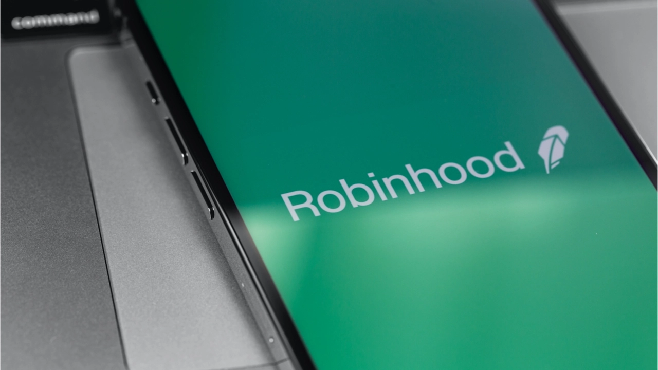 تقوم Robinhood بإدراج صناديق بيتكوين و ايثيريوم التابعة لـ Grayscale