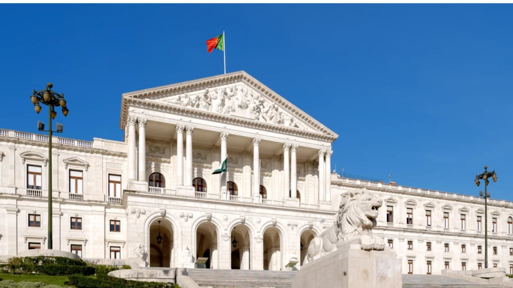 البرلمان البرتغالي يرفض مقترحات ضرائب التشفير خلال مناقشة الميزانية