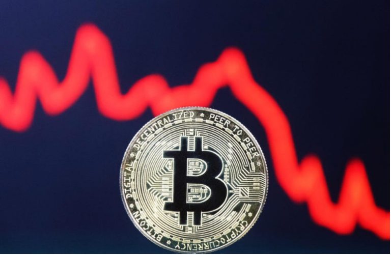 بيتكوين يتخلف عن الأسهم الأمريكية ، و Altcoins في أحدث ارتداد