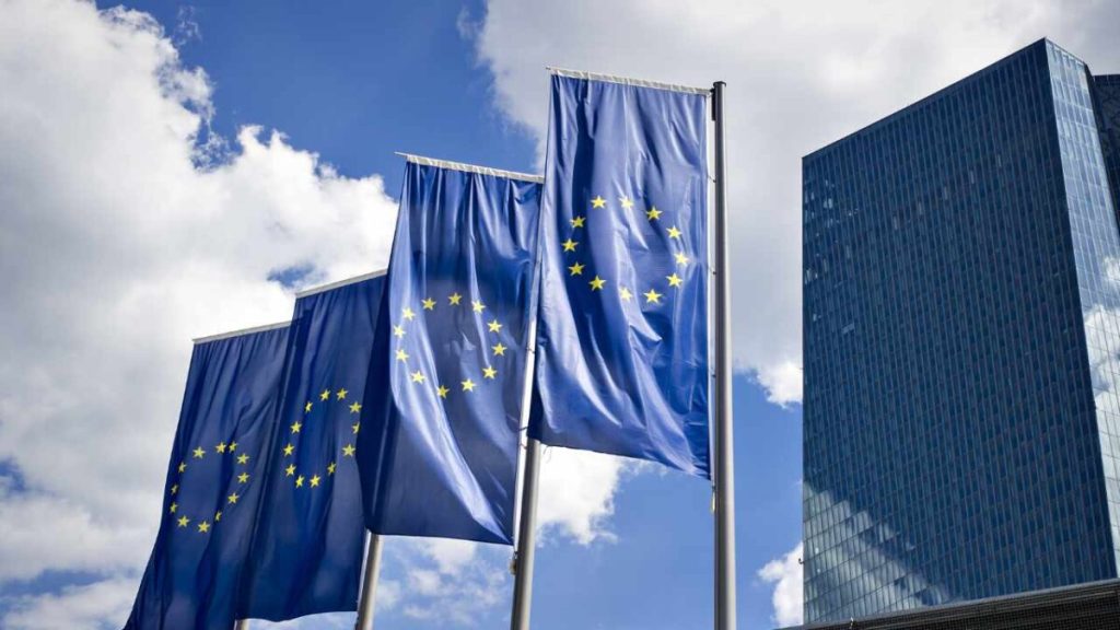 هيئة تنظيم الاتحاد الأوروبي تحذر من أن التضخم المرتفع قد يدفع المستثمرين إلى التشفير