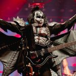 Legend Gene Simmons يمتلك 14 عملة مشفرة - "لم أبيع موقعاً واحداً منذ الركود"