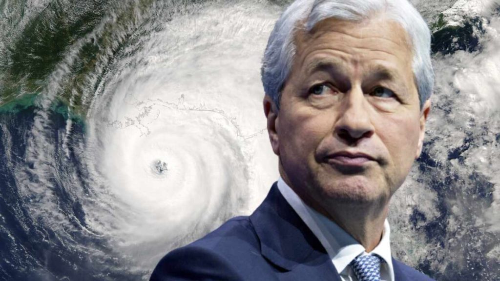 جيمي ديمون ، الرئيس التنفيذي لشركة جي بي مورجان ، يحذر من حدوث إعصار اقتصادي قادم