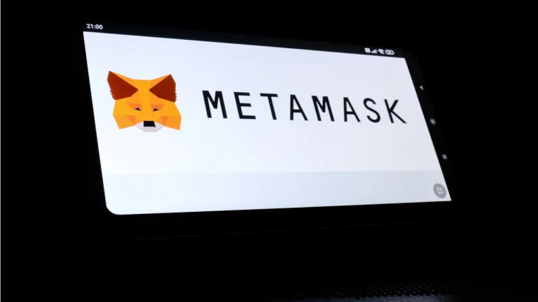يقوم المتسللون باستنساخ محافظ Web3 مثل محفظة Metamask و Coinbase لسرقة التشفير