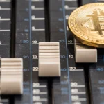 يهدد مقدم البرامج الإذاعي الجنوب أفريقي المتهم بالاحتيال في بيتكوين باتخاذ إجراء قانوني