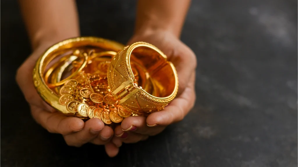 ترفع الهند رسومها على الذهب المستورد ، وتسعى لتقليص العجز التجاري