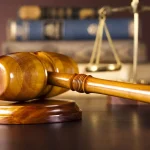تقدم لجنة الأوراق المالية والبورصات طلبات للحصول على حكم مستعجل