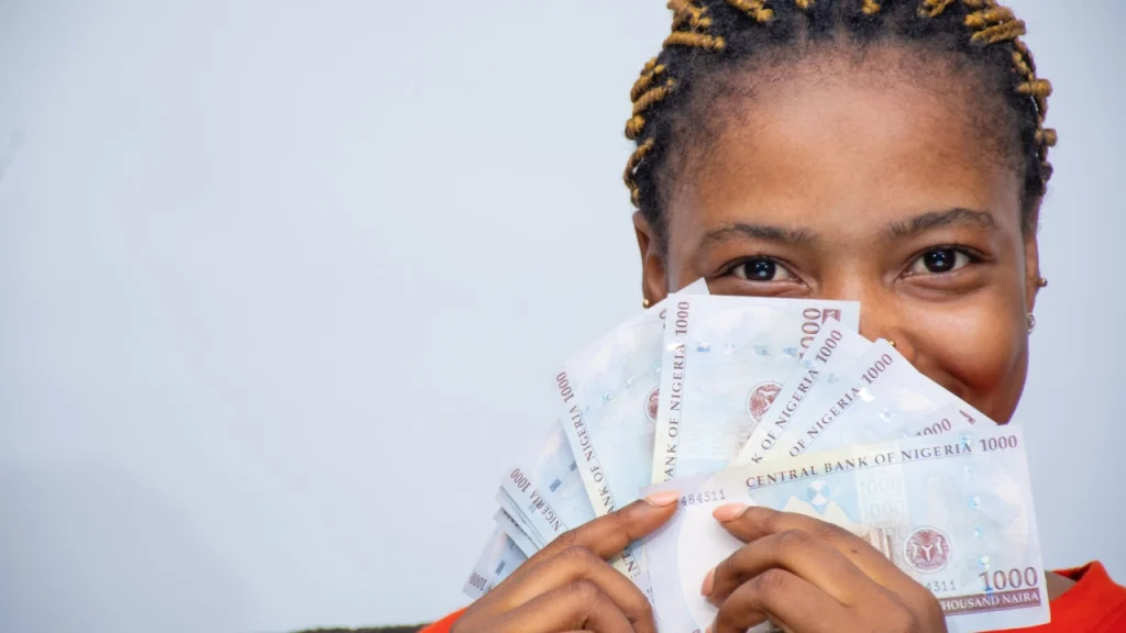 يضاعف البنك المركزي النيجيري خططه لتقديم أوراق نقدية مصممة حديثاً