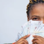 يضاعف البنك المركزي النيجيري خططه لتقديم أوراق نقدية مصممة حديثاً