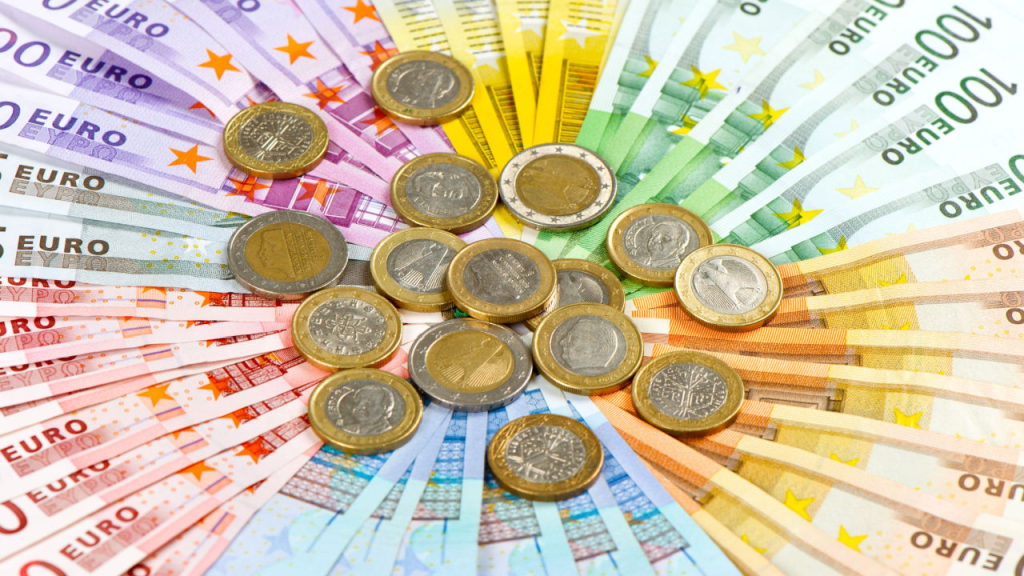 يضيء بنك إسبانيا البرنامج التجريبي لرمز العملة المستقرة المدعوم باليورو