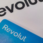 تعليق خدمات العملات الرقمية في منصة Revolut