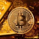 تجاوزت قيمة سوق البيتكوين تريليون دولار، وتثير توقعات حول إمكانية تفوقه على الذهب.