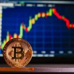 البتكوين يقترب من 43,000 دولار؛ هل يمكن أن تساهم زيادة صناديق المتداول المتبادل وشراء مايكروستراتيجي في ارتفاع بقيمة 50,000 دولار؟