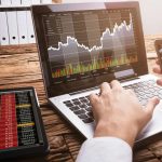تداول الولايات المتحدة يسهم بنسبة 12% في ارتفاع بيتكوين بنسبة 23% شهريًا