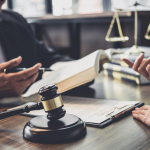 تتهم شركة يوغا لابز رايدر ريبس بتدمير مفاتيح NFT لتجنب أمر قضائي.