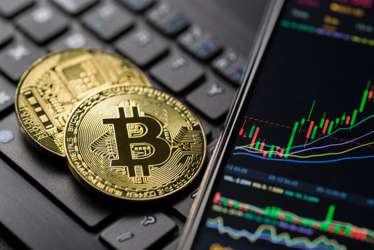 استقرار سعر البيتكوين عند 70,500$ مع خروج صافي لـ GBTC يفوق 14.1 مليار دولار