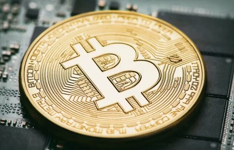 محفظة صندوق البيتكوين الأولي (ETF) لشركة بلاك روك تقترب من 204 ألف بيتكوين مع الطلب المتزايد